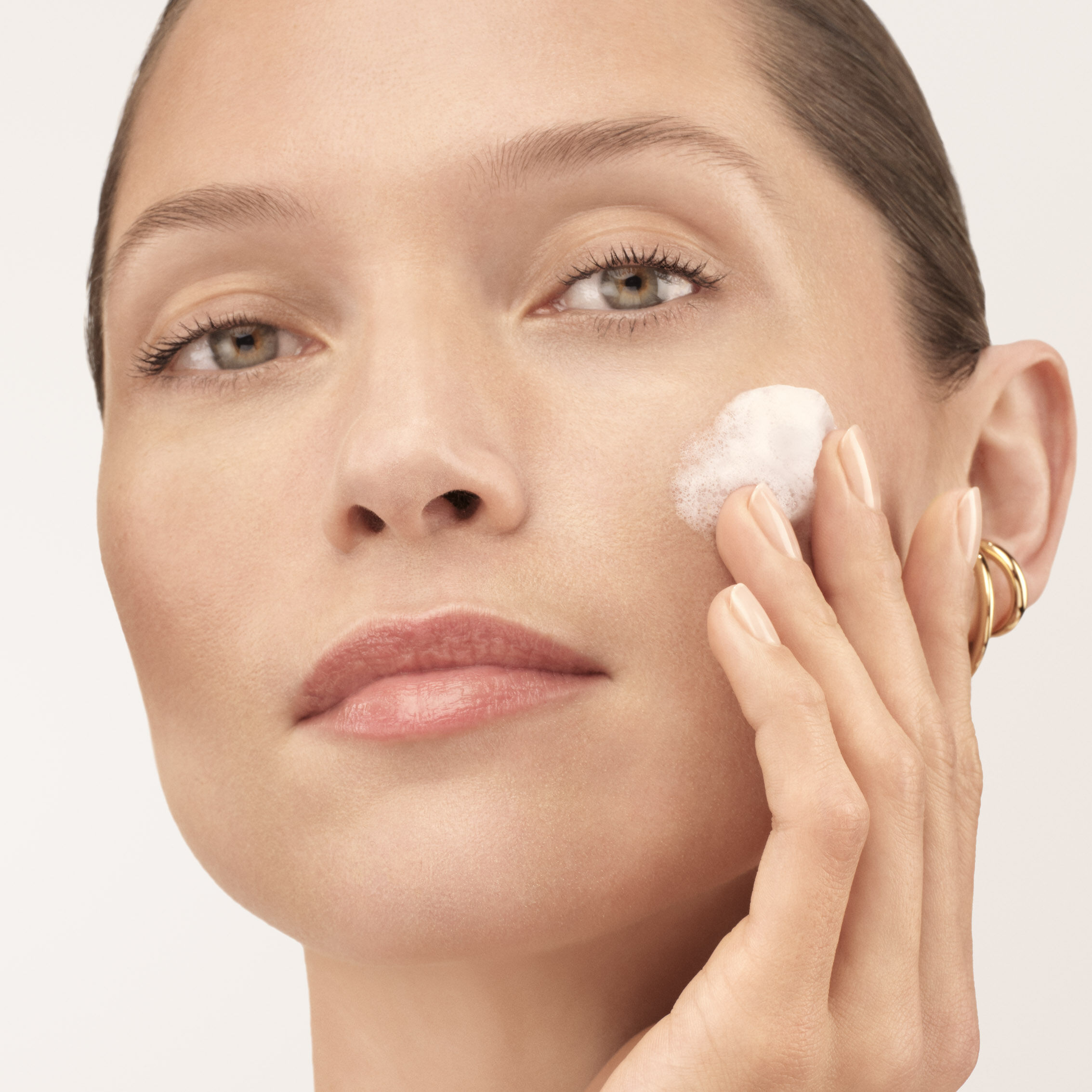 SỮA RỬA MẶT SẠCH SAU VA DƯỠNG DA TƯƠI TRẺ ABSOLUE LONGEVITY