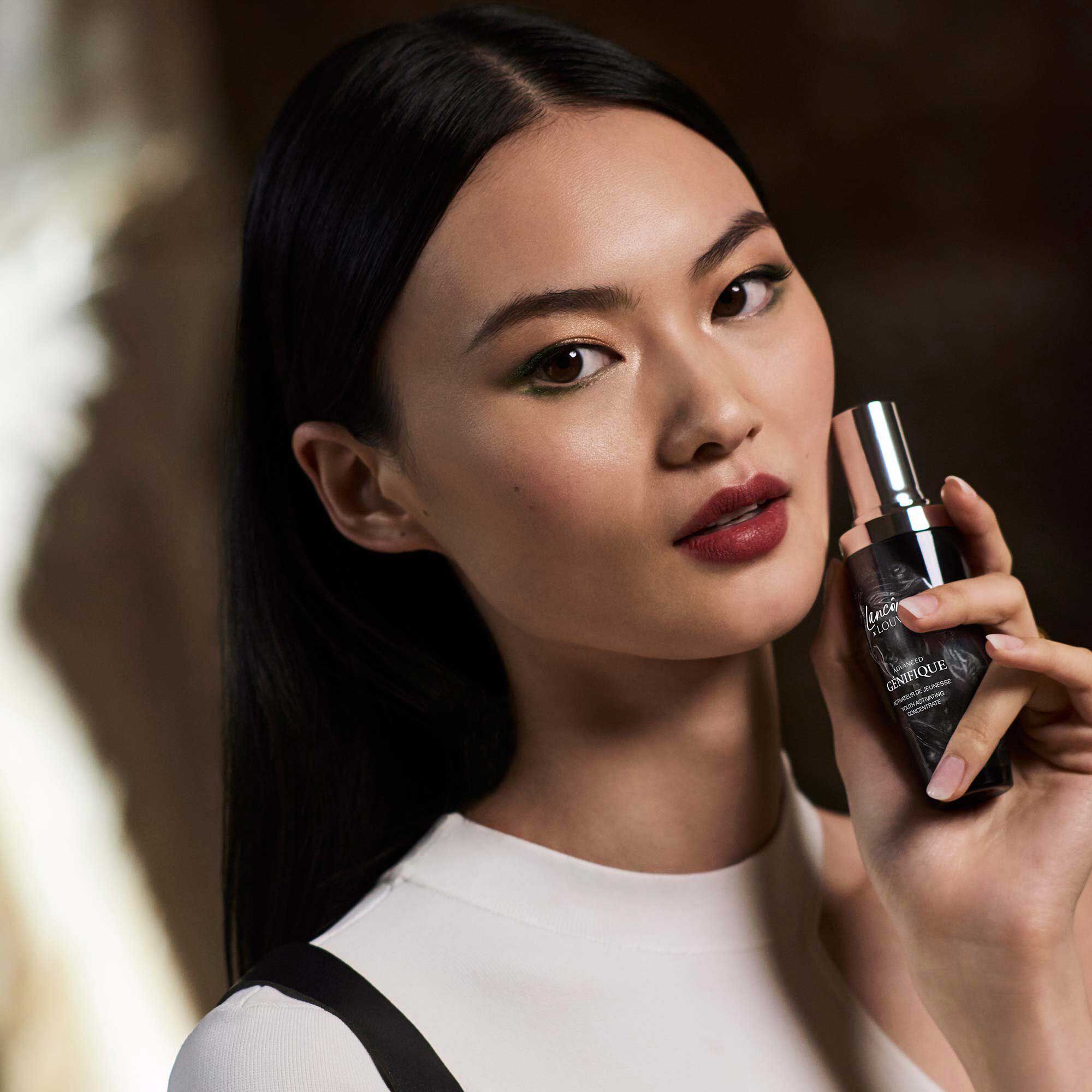 SERUM ĐEN PHỤC HỒI ADVANCED GENIFIQUE PHIEN BẢN LOUVRE 2023