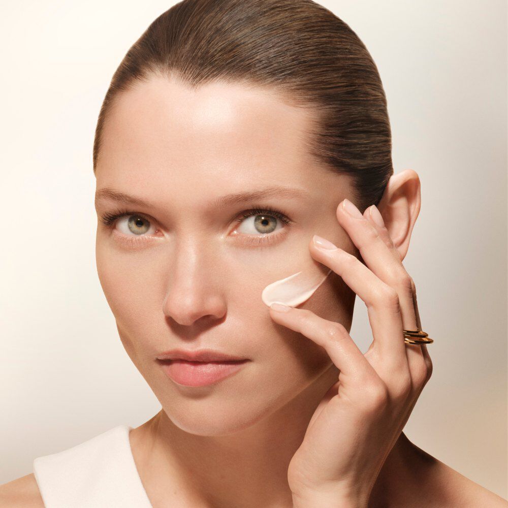 KEM CHỐNG NẮNG ABSOLUE THE UV CREAM SPF50+ PA++++