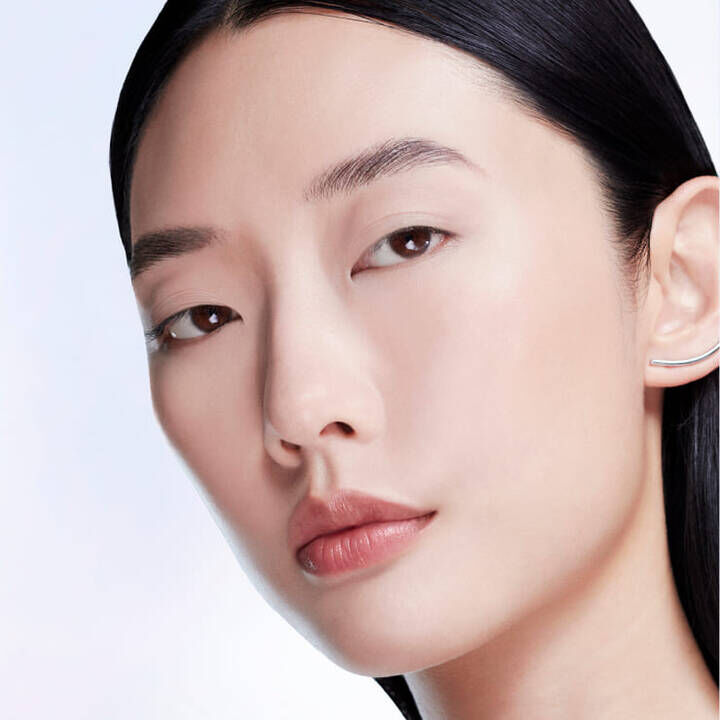 UV EXPERT YOUTH SHIELD™ TONE UP MILK